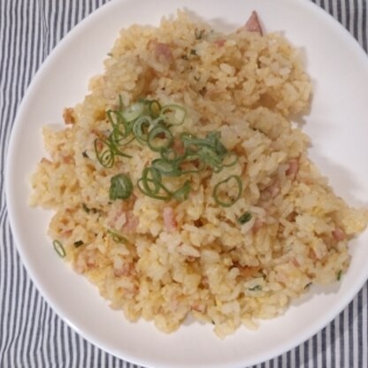 ご飯に卵を混ぜてから作るチャーハンは初めて作りました！家族も完食でした★ごちそうさまでした★